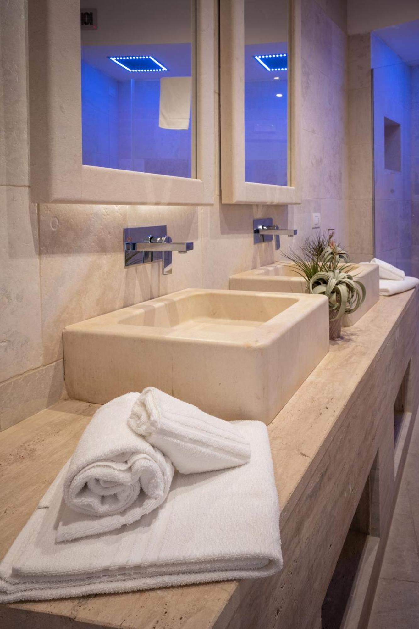 Hotel Barone Di Mare Torre dell'Orso Luaran gambar